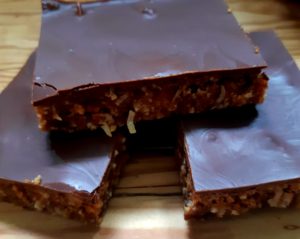 Photo de carrés amandines végans, crus et sans gluten